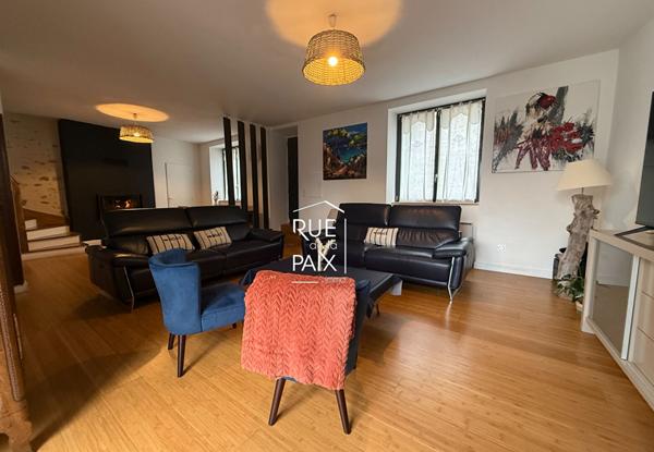 79200 PARTHENAY Maison de caractère - 170 m² - Centre-ville de Parthenay