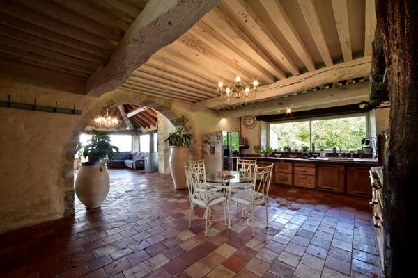 GRANDE PROPRIETE IDEALE POUR PROJET D'HEBERGEMENT Nerac