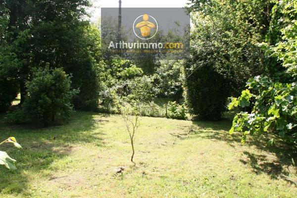 Vente                                                      Terrain
                        
                                         720 m2                     à Josselin