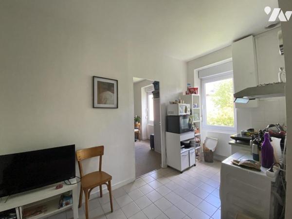 Nantes Zola Petit immeuble de rapport situé au calme comprenant quatre appartements