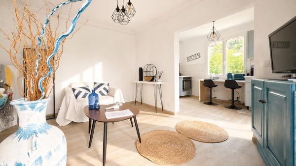 Maison avec jardin et dépendance à Carqueiranne