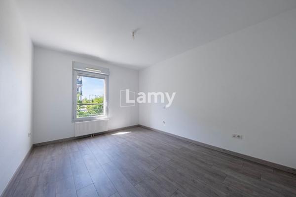 Appartement + parkings+ cave