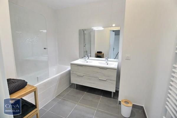 Appartement à louer 4 pièces 91m² Bruges (33520)