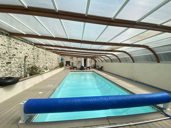 Maison
         25 pièces
        - 578 m² Bien prestige 1 390 000 € *