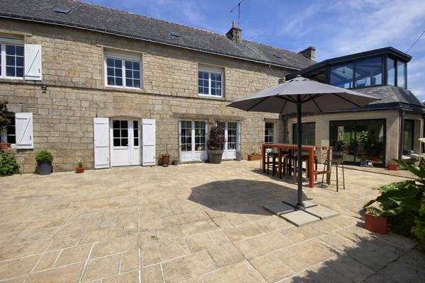 Maison
         25 pièces
        - 578 m² Bien prestige 1 390 000 € *