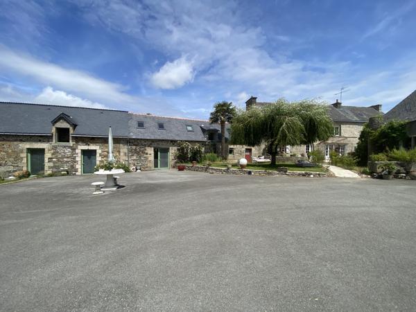 Maison
         25 pièces
        - 578 m² Bien prestige 1 390 000 € *