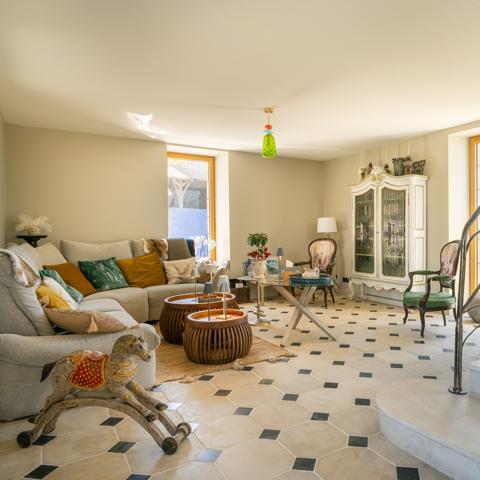 Maison
         25 pièces
        - 578 m² Bien prestige 1 390 000 € *