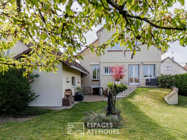 Meulière de charme avec jardin paysager