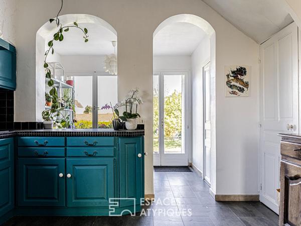 Meulière de charme avec jardin paysager