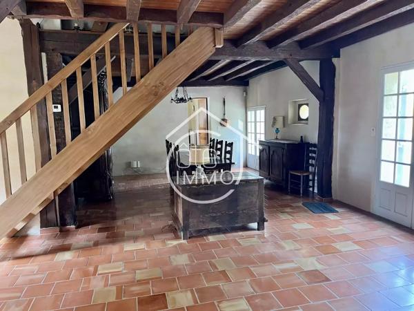 PRIGONRIEUX : Charmante propriété en pierre 7 pièces de 205m²