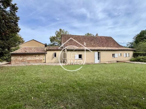 PRIGONRIEUX : Charmante propriété en pierre 7 pièces de 205m²