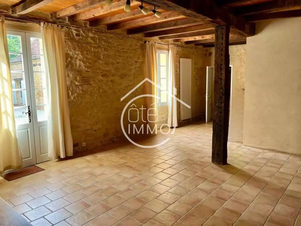 PRIGONRIEUX : Charmante propriété en pierre 7 pièces de 205m²