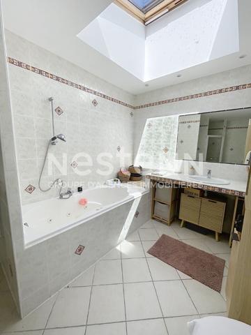 A vendre Maison de 7 pièces de 159 m2 à Plaisir - Quartier de la Bretechelle