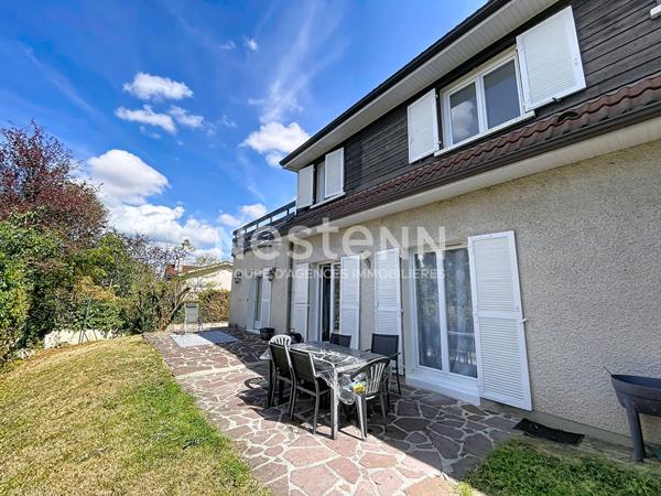 A vendre Maison de 7 pièces de 159 m2 à Plaisir - Quartier de la Bretechelle
