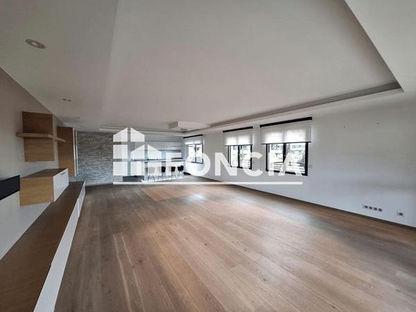 À vendre Appartement 5 pièces 163 m² - Saint-genis-pouilly 01630