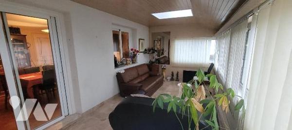 CHATEAULIN - En secteur calme proche du centre ville - Maison de bonne construction élevée sur ...