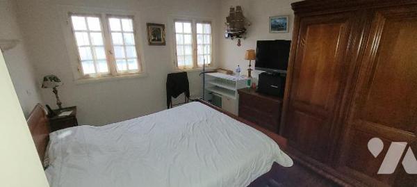 CHATEAULIN - En secteur calme proche du centre ville - Maison de bonne construction élevée sur ...