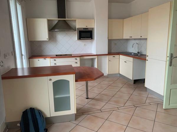 Location                                                      Appartement
                        
                     3 pièces                      90 m2                     à Perpignan