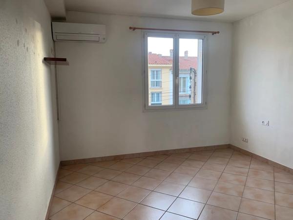 Location                                                      Appartement
                        
                     3 pièces                      90 m2                     à Perpignan