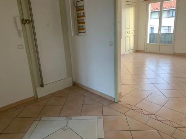 Location                                                      Appartement
                        
                     3 pièces                      90 m2                     à Perpignan