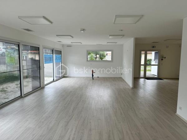 Local d activites de 125 m²