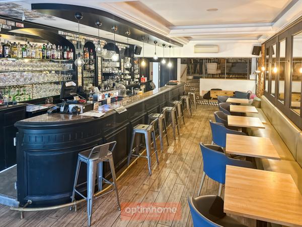 RESTAURANT PIZZERIA BAR 390 M2, terrasse 50 places assises sur rue piétonne