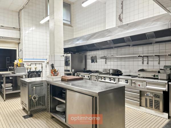 RESTAURANT PIZZERIA BAR 390 M2, terrasse 50 places assises sur rue piétonne