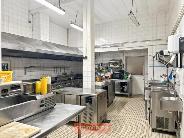 RESTAURANT PIZZERIA BAR 390 M2, terrasse 50 places assises sur rue piétonne