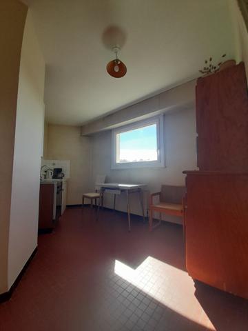 Appartement 2 pièces 52 m² à rafraîchir ! Belle exposition Sud-Ouest