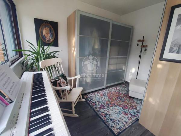 Location                                                      Appartement
                        
                     4 pièces                      80 m2                     à Mont-Saint-Aignan