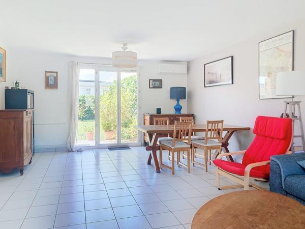 À vendre - Maison mitoyenne 1 côté, 5 pièces située à Charvieu-Chavagneux (38230)