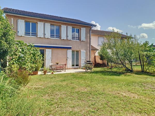 À vendre - Maison mitoyenne 1 côté, 5 pièces située à Charvieu-Chavagneux (38230)