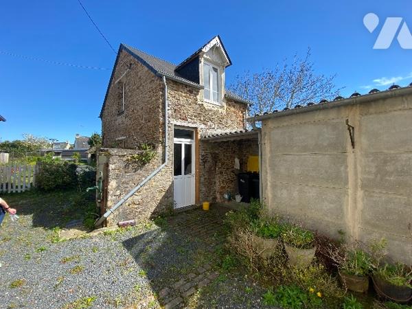 LE MOLAY LITTRY A VENDRE CENTRE BOURG BELLE MAISON 129 M2 AVEC DEPENDANCES