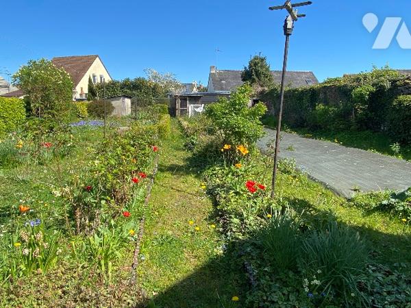 LE MOLAY LITTRY A VENDRE CENTRE BOURG BELLE MAISON 129 M2 AVEC DEPENDANCES