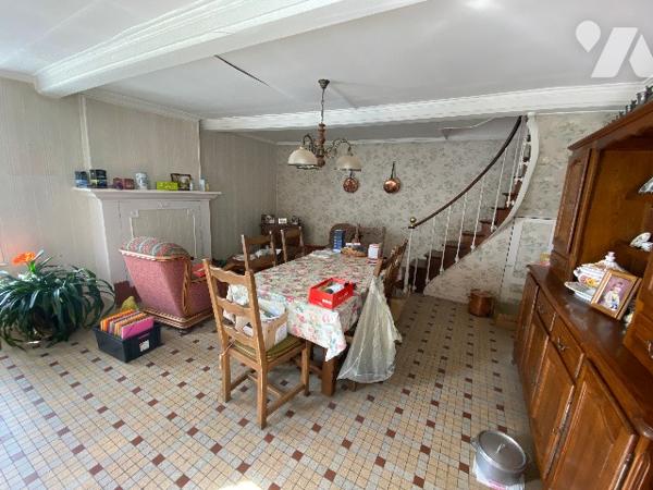 LE MOLAY LITTRY A VENDRE CENTRE BOURG BELLE MAISON 129 M2 AVEC DEPENDANCES