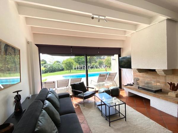 Maison familiale avec 4 suites parentales, piscine et environnement calme. Détails des diagnostics énergétiques