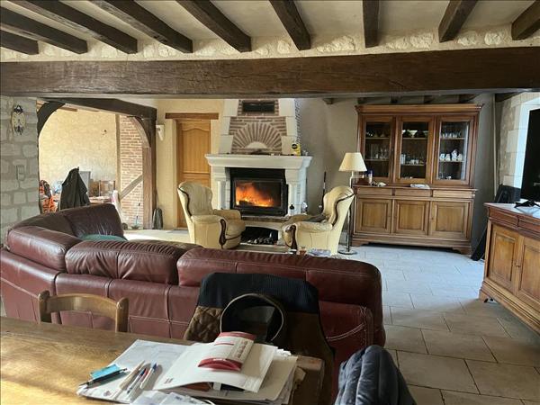 Maison à vendre |  Nouans-les-Fontaines |  7 pièces | 181 m²