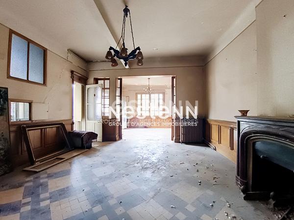 Maison bourgeoise 415 m² avec garage et dépendance centre ville Auch
