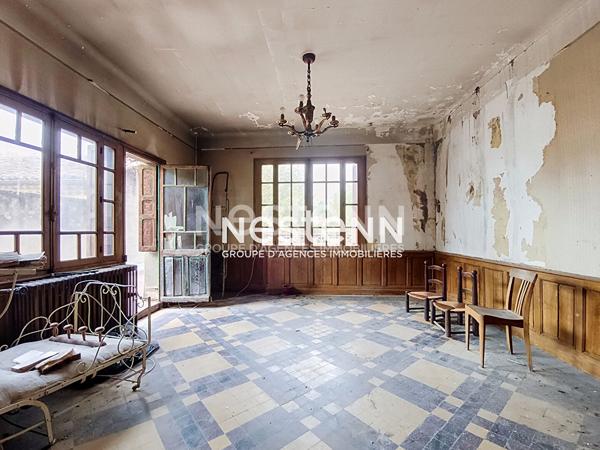 Maison bourgeoise 415 m² avec garage et dépendance centre ville Auch