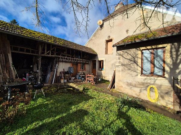 HEUILLEY SUR SAONE, maison de village indépendante de 75 m² environ avec terrain attenant.