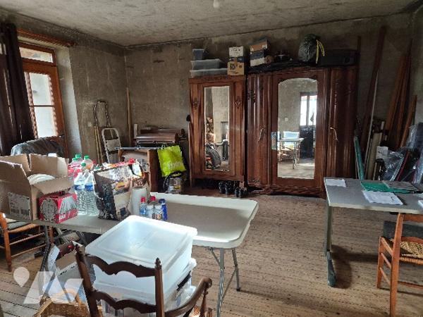 HEUILLEY SUR SAONE, maison de village indépendante de 75 m² environ avec terrain attenant.