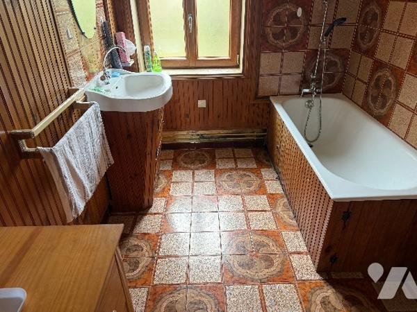 HEUILLEY SUR SAONE, maison de village indépendante de 75 m² environ avec terrain attenant.