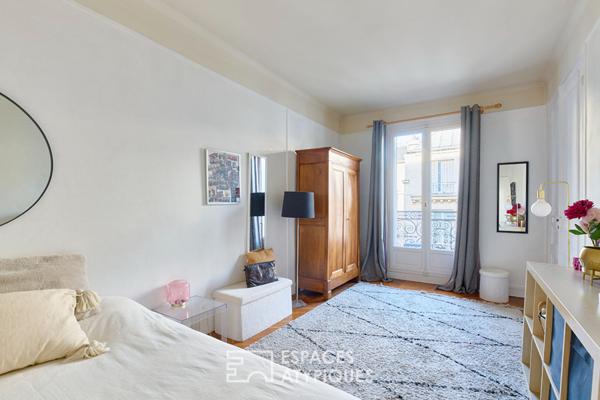 Haussmannien d’artiste avec balcon – Madeleine / Saint-Augustin