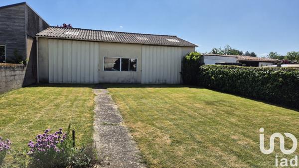 Maison à vendre 5 pièces 101 m² Saint-Pierre-des-Échaubrognes