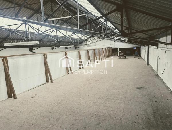 À VENDRE – Bâtiment d'activité de 490 m² avec revenus locatifs