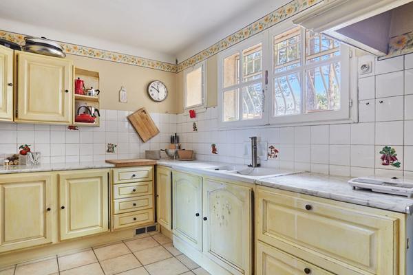 Maison Saint Cannat 4 pièces 125 m2 + dépendance 47m² + piscine