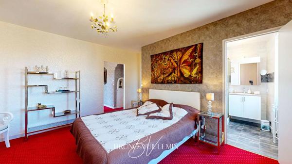 ENSEMBLE IMMOBILIER AU PIED DE LA CITE DE CARCASSONNE