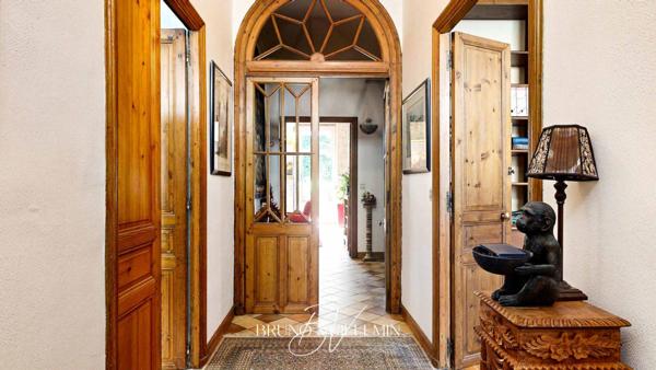 ENSEMBLE IMMOBILIER AU PIED DE LA CITE DE CARCASSONNE