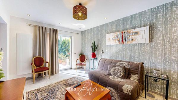 ENSEMBLE IMMOBILIER AU PIED DE LA CITE DE CARCASSONNE