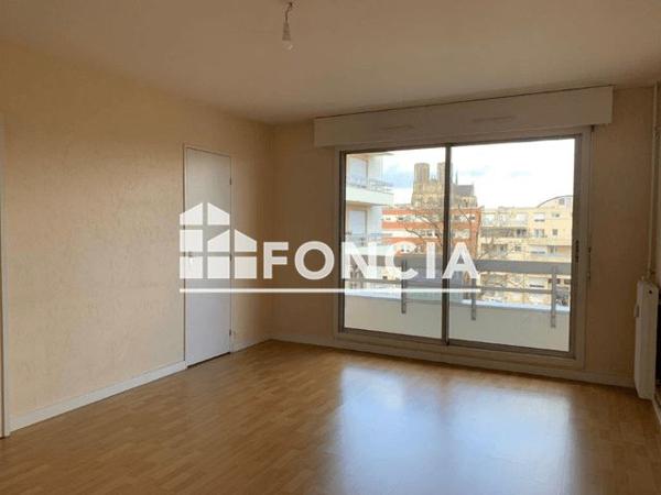 Location Studio 33.21 m² - 45 RUE CHABAUD Reims 51100